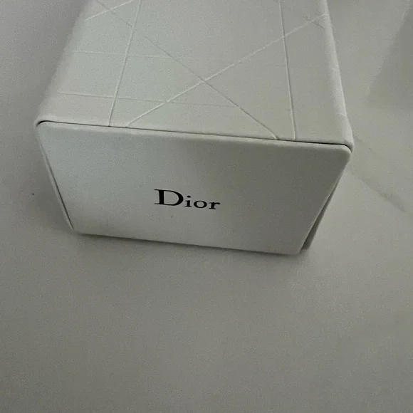Dior Women's Glasses Case - Elegant White and Gray - Picture 4 of 4